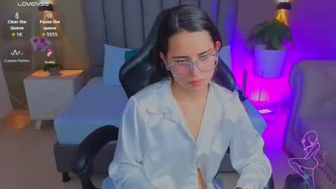 A N G E L I C A online show from April 14, 7:50 pm