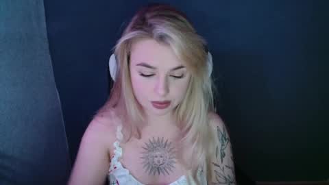 angelicablanch online show from September 9, 8:09 pm