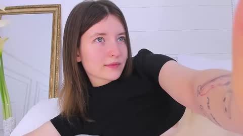 Snapshot of angelicmoon chatting on February 27, 2:46 am Angelic online show from February 27, 2:46 am