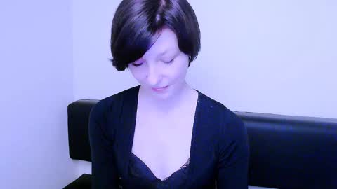 Snapshot of angelinalov_ chatting on January 29, 10:48 am Angelina online show from January 29, 10:48 am