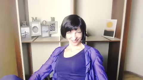 Snapshot of angelinalov_ chatting on September 18, 6:50 am Angelina online show from September 18, 6:50 am