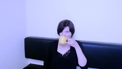 Snapshot of angelinalov_ chatting on January 29, 7:46 am Angelina online show from January 29, 7:46 am