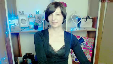 Snapshot of angelinalov_ chatting on January 23, 8:25 am Angelina online show from January 23, 8:25 am