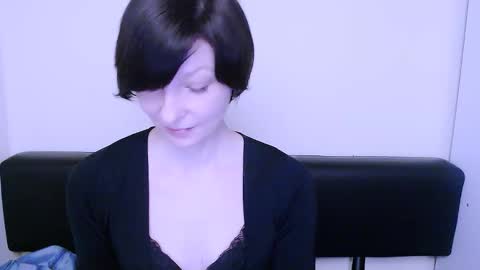 Snapshot of angelinalov_ chatting on January 22, 11:23 am Angelina online show from January 22, 11:23 am