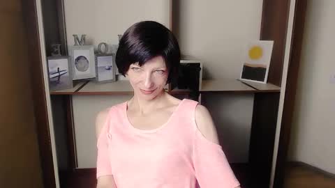 Snapshot of angelinalov_ chatting on September 11, 6:25 am Angelina online show from September 11, 6:25 am