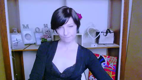 Snapshot of angelinalov_ chatting on January 28, 1:49 pm Angelina online show from January 28, 1:49 pm