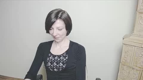 Snapshot of angelinalov_ chatting on March 4, 10:46 am Angelina online show from March 4, 10:46 am
