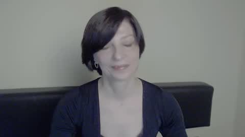 Snapshot of angelinalov_ chatting on February 6, 10:58 am Angelina online show from February 6, 10:58 am
