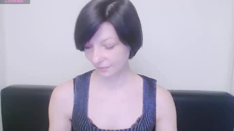 Snapshot of angelinalov_ chatting on February 4, 7:51 am Angelina online show from February 4, 7:51 am