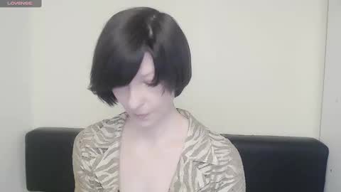 Snapshot of angelinalov_ chatting on February 10, 7:47 am Angelina online show from February 10, 7:47 am