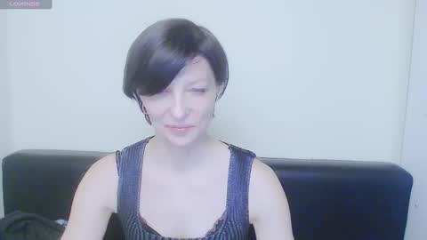 Snapshot of angelinalov_ chatting on February 5, 10:51 am Angelina online show from February 5, 10:51 am