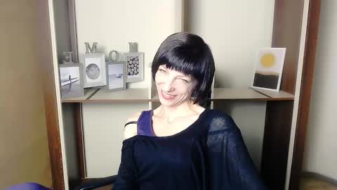 Snapshot of angelinalov_ chatting on September 19, 6:50 am Angelina online show from September 19, 6:50 am