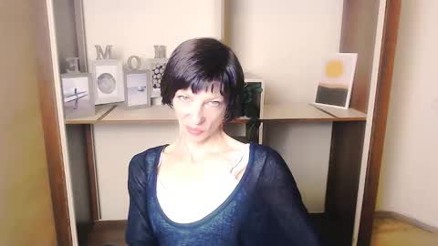 Snapshot of angelinalov_ chatting on September 10, 6:14 am Angelina online show from September 10, 6:14 am