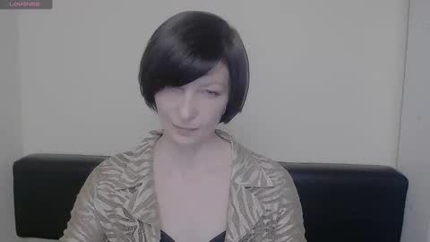 Snapshot of angelinalov_ chatting on February 18, 12:17 pm Angelina online show from February 18, 12:17 pm