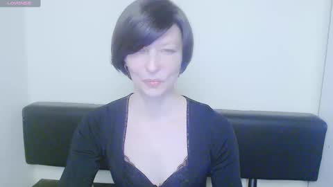Snapshot of angelinalov_ chatting on February 7, 11:23 am Angelina online show from February 7, 11:23 am