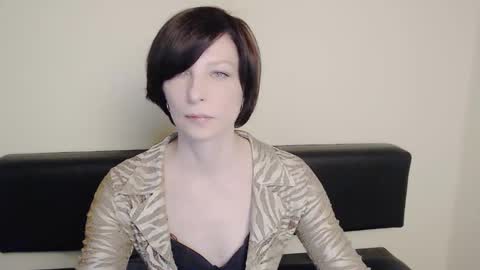 Snapshot of angelinalov_ chatting on February 8, 1:44 pm Angelina online show from February 8, 1:44 pm