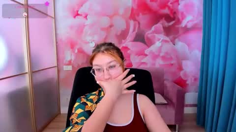 AngelinaLow online show from February 8, 6:39 am