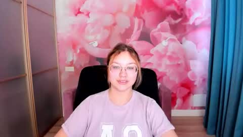 AngelinaLow online show from March 6, 1:10 pm