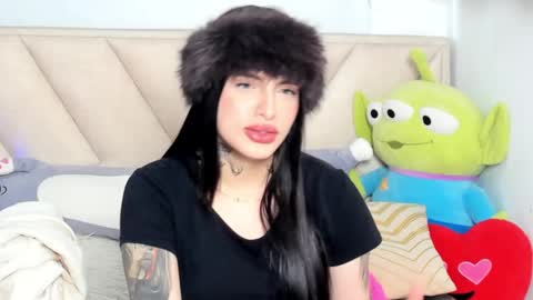 Snapshot of angeline__smith chatting on December 13, 12:06 pm Angeline Smith online show from December 13, 12:06 pm