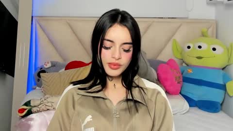 Snapshot of angeline__smith chatting on March 4, 7:41 am Angeline Smith online show from March 4, 7:41 am