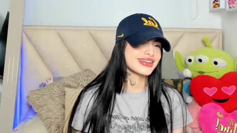 Snapshot of angeline__smith chatting on December 6, 10:22 am Angeline Smith online show from December 6, 10:22 am