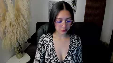 angeline_davies online show from October 3, 4:32 am