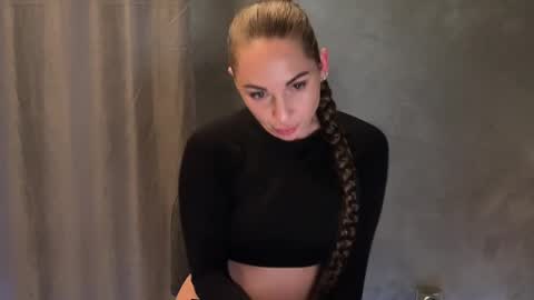 angelisa_fox online show from April 8, 6:44 pm