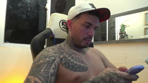 angellatino0 online show from February 1, 6:10 am