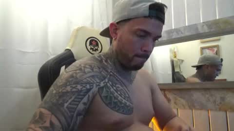 angellatino0 online show from October 14, 4:26 am