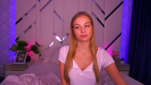 angelleyess online show from October 7, 3:08 pm