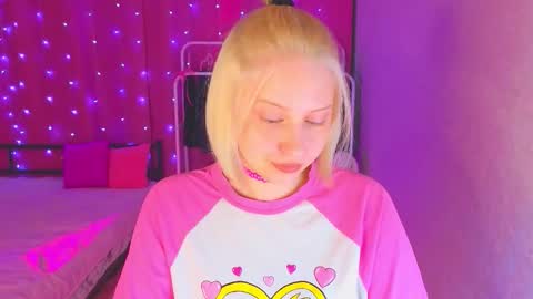 Cutie online show from January 15, 5:33 pm