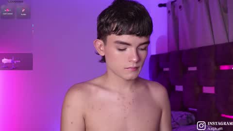 Angelo I work from home this is my room  online show from October 11, 6:51 am