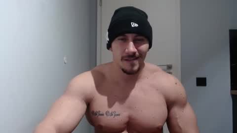  ------- SEX SHOW WITH GUYS AND GIRLS  MUSCLE SHOW online show from February 1, 7:44 pm