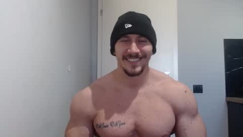  ------- SEX SHOW WITH GUYS AND GIRLS  MUSCLE SHOW online show from February 9, 1:46 pm
