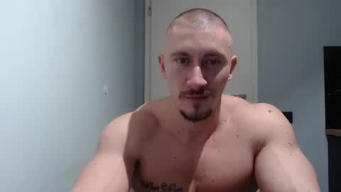  ------- SEX SHOW WITH GUYS AND GIRLS  MUSCLE SHOW online show from January 27, 9:22 pm