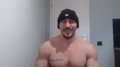  ------- SEX SHOW WITH GUYS AND GIRLS  MUSCLE SHOW online show from January 23, 9:29 am