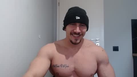  ------- SEX SHOW WITH GUYS AND GIRLS  MUSCLE SHOW online show from February 4, 11:27 am