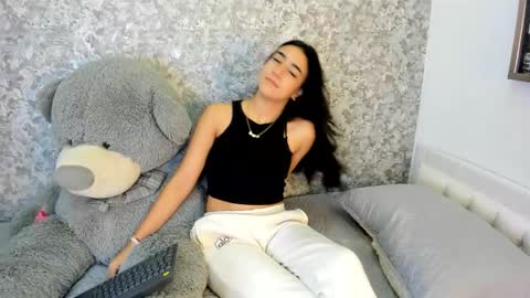 anika_h online show from February 13, 12:30 pm