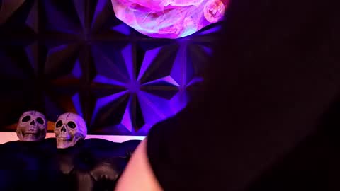 Lauren Anika online show from October 20, 4:17 am