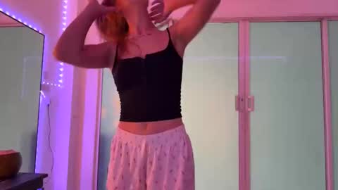 anita__hills online show from October 8, 4:07 am