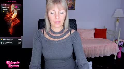 Snapshot of anita_tayson chatting on January 8, 9:42 am Anita online show from January 8, 9:42 am