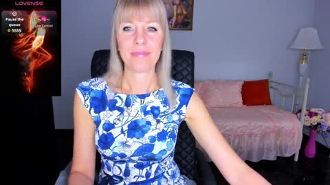 Snapshot of anita_tayson chatting on January 10, 6:53 am Anita online show from January 10, 6:53 am