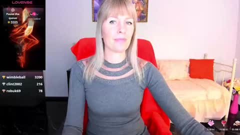 Snapshot of anita_tayson chatting on February 26, 10:16 am Anita online show from February 26, 10:16 am