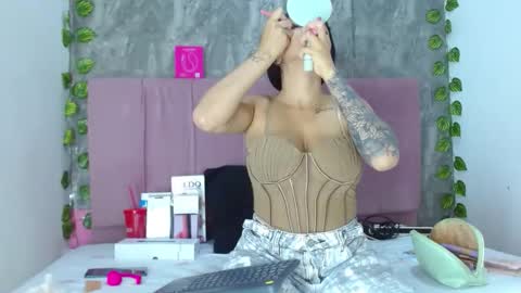 Anita Correa online show from April 4, 7:54 pm