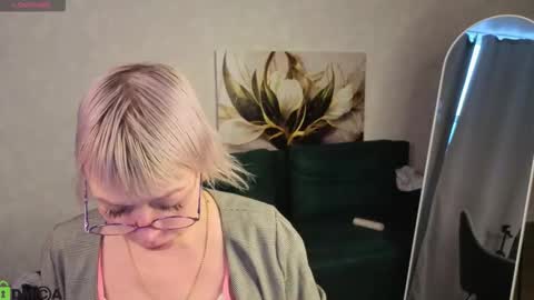 ann_annise online show from February 25, 9:13 am