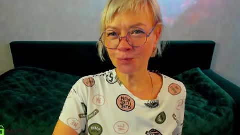 ann_annise online show from April 17, 7:44 am