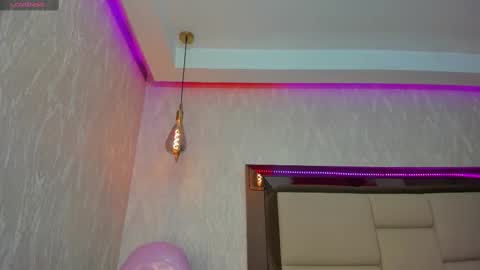 Anna online show from February 22, 1:02 pm