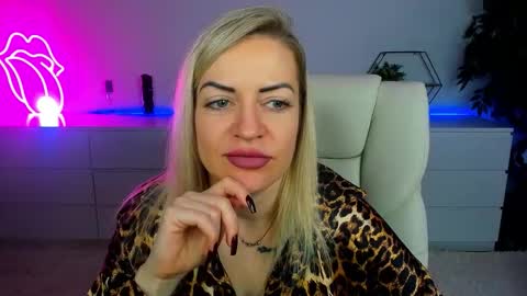 Snapshot of anna_snow9 chatting on September 18, 5:33 am anna_snow9 online show from September 18, 5:33 am