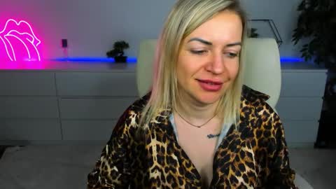 anna_snow9 online show from September 29, 12:15 pm