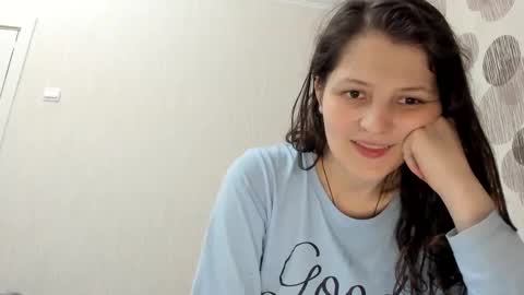 annaahcharm online show from January 5, 9:15 am